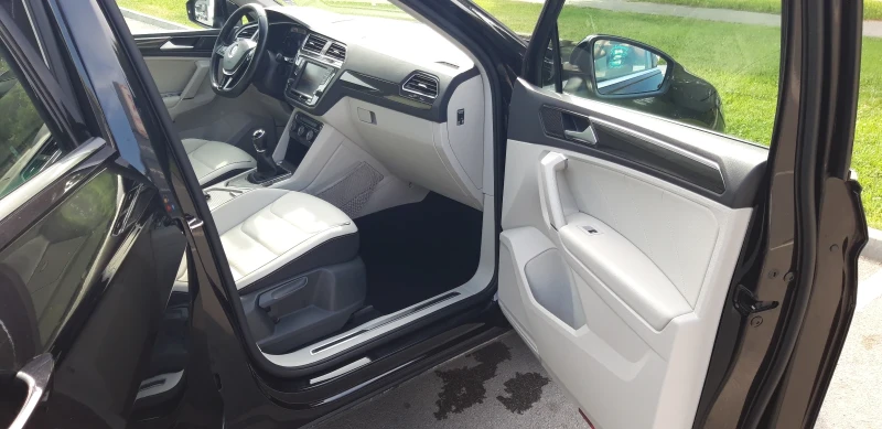 VW Tiguan Highline, снимка 13 - Автомобили и джипове - 52957653