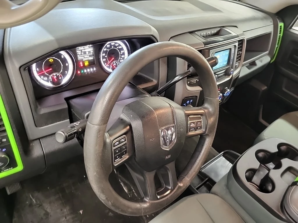 Dodge RAM 1500 * EXPRESS CREW CAB SHORT BED * CARFAX * БЕЗ ПЪРВОН - изображение 9