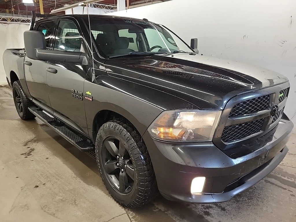 Dodge RAM 1500 * EXPRESS CREW CAB SHORT BED * CARFAX * БЕЗ ПЪРВОН - изображение 2