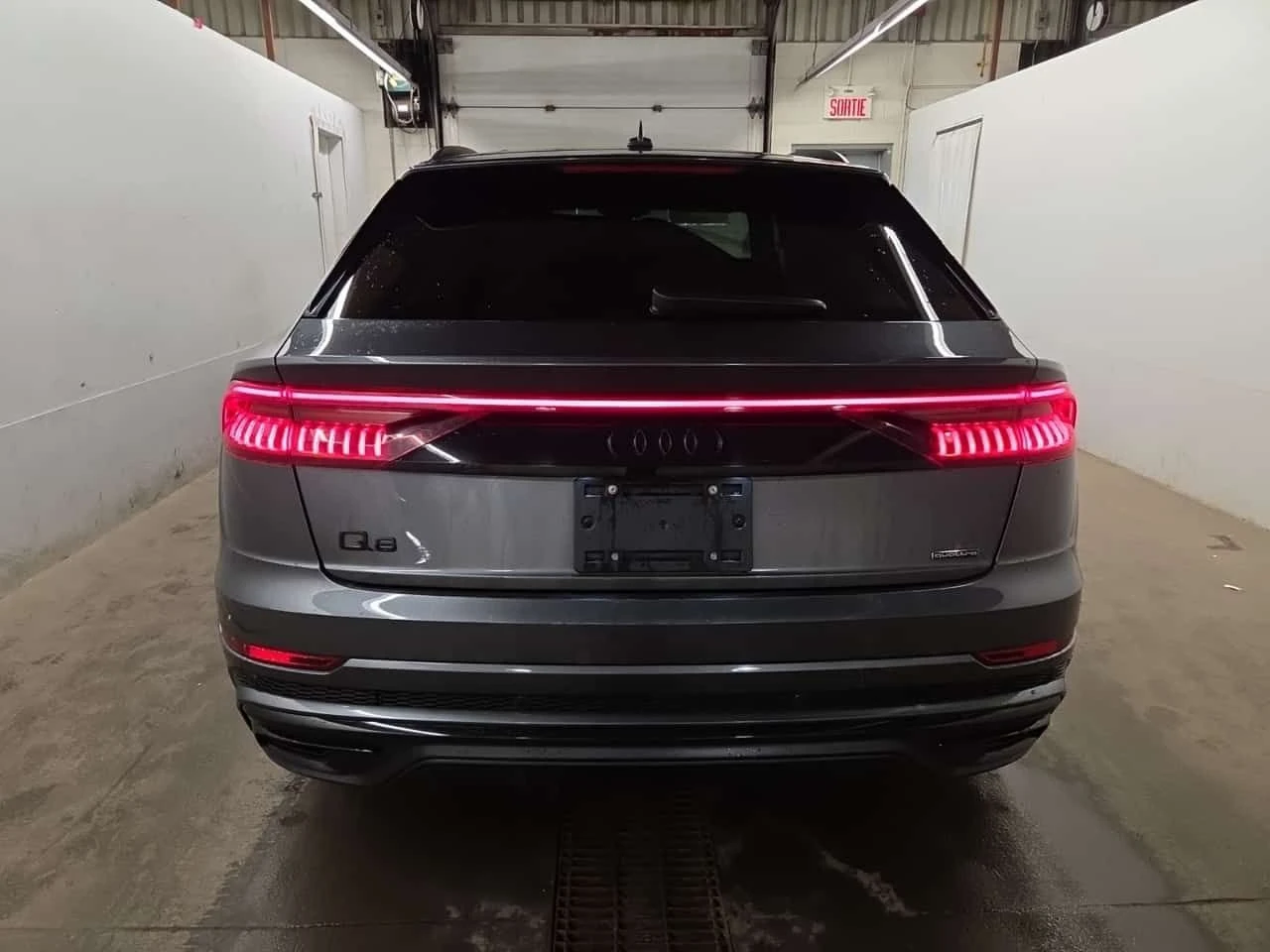 Audi Q8 TECHNIK  CARFAX, снимка 17 - Автомобили и джипове - 54869434