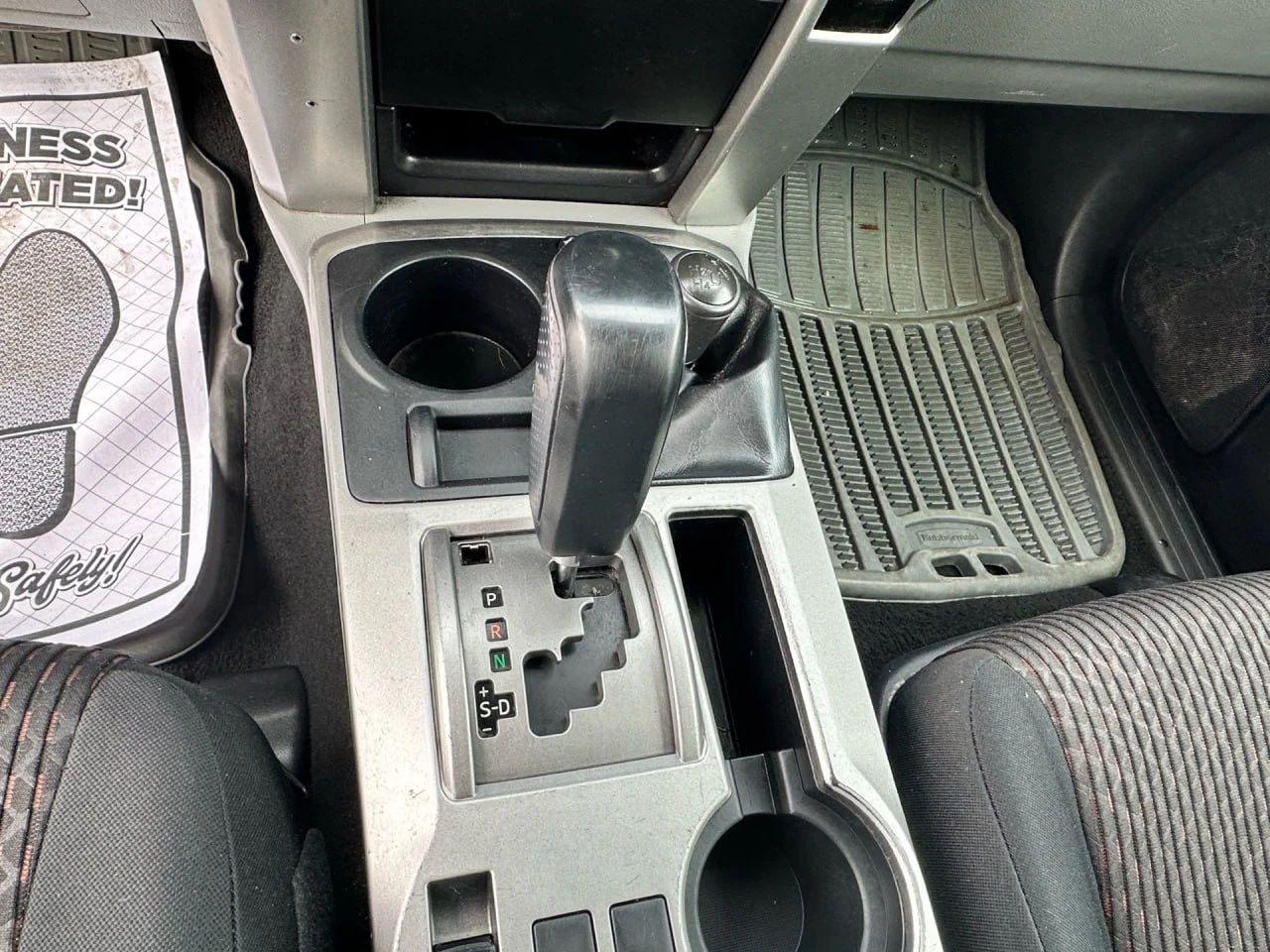 Toyota 4runner Автомат * 4x4, снимка 8 - Автомобили и джипове - 55220565