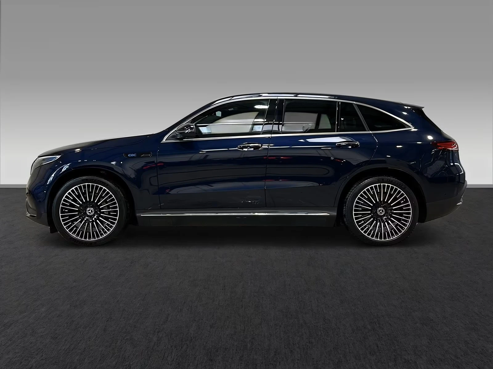 Mercedes-Benz EQC 400 4M AMG/CAMERA/HUD/, снимка 6 - Автомобили и джипове - 55233411