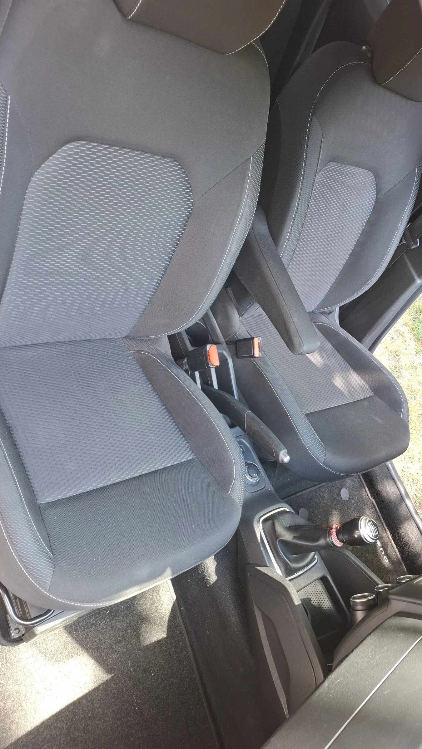 Dacia Duster 1.5 DCi 4x4 N1, снимка 9 - Автомобили и джипове - 55302414