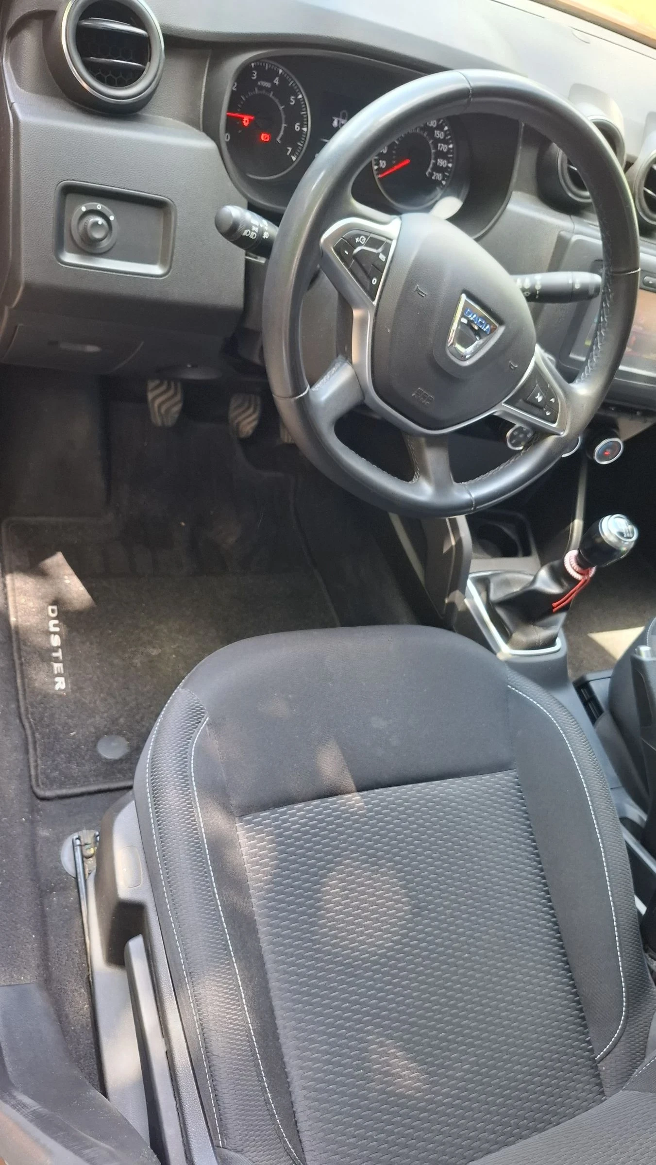 Dacia Duster 1.5 DCi 4x4 N1, снимка 7 - Автомобили и джипове - 55302414