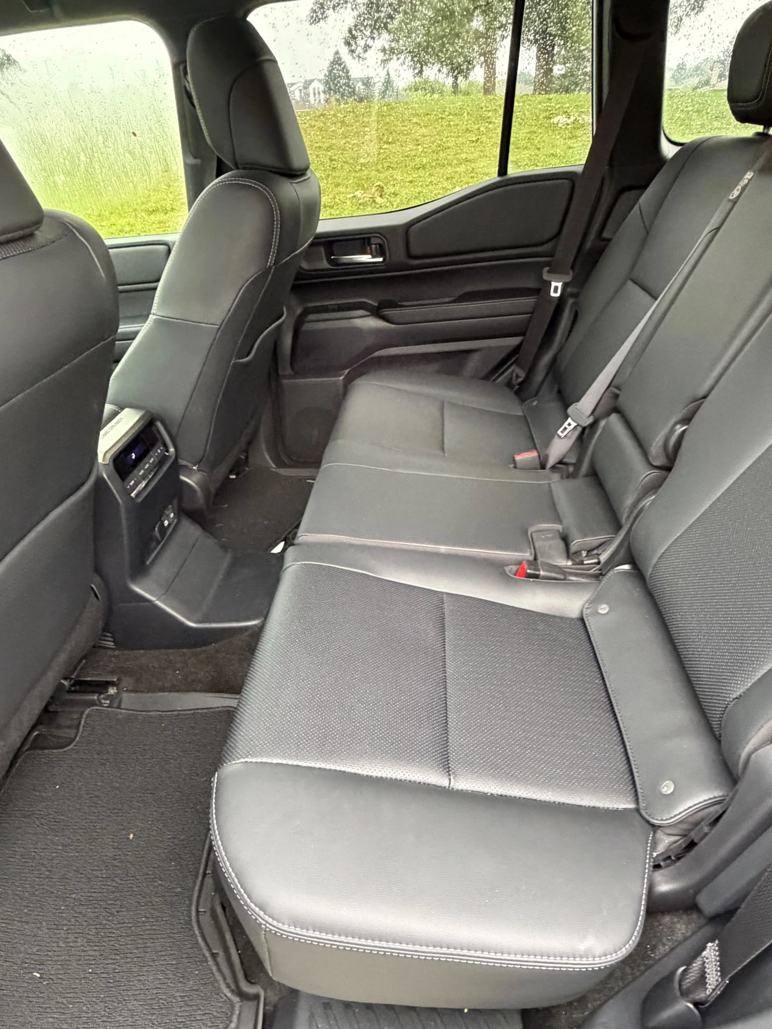 Toyota Land cruiser * 4WD* АВТОКРЕДИТ БЕЗ ПЪРВОНАЧАЛНА ВНОСКА* , снимка 2 - Автомобили и джипове - 56158371