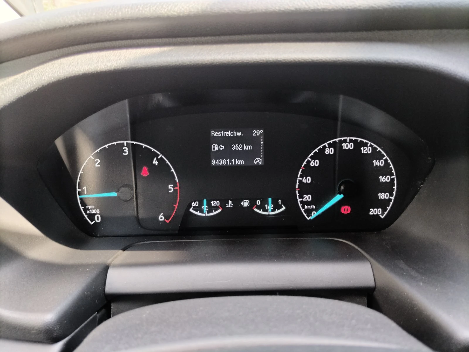 Ford Transit Custom 2.0TDCI/105к.с./EcoBlue/L1H1/8+ 1 места, снимка 11 - Бусове и автобуси - 55836470