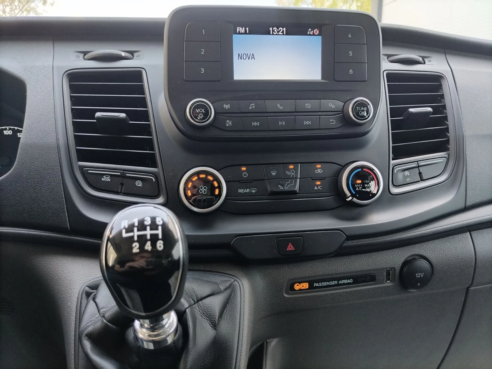 Ford Transit Custom 2.0TDCI/105к.с./EcoBlue/L1H1/8+ 1 места, снимка 16 - Бусове и автобуси - 55836470