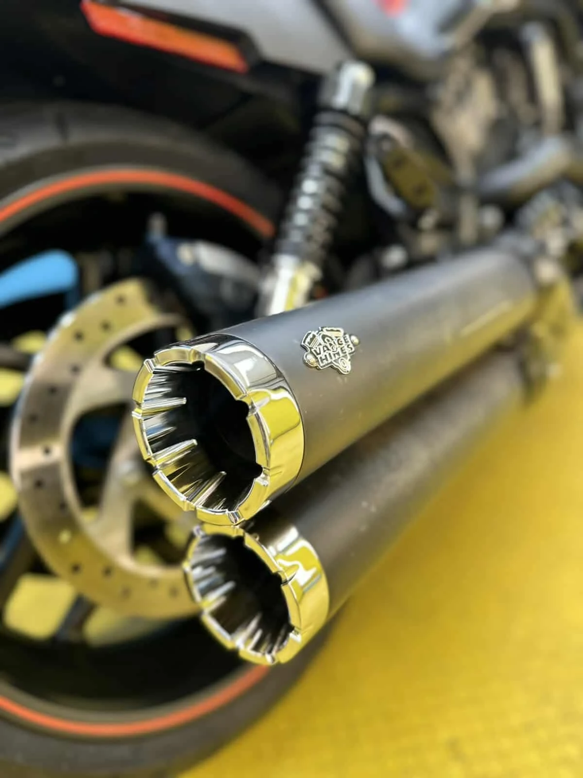 Harley-Davidson V-Rod VRSCR ROAD KING SPECIAL - изображение 8