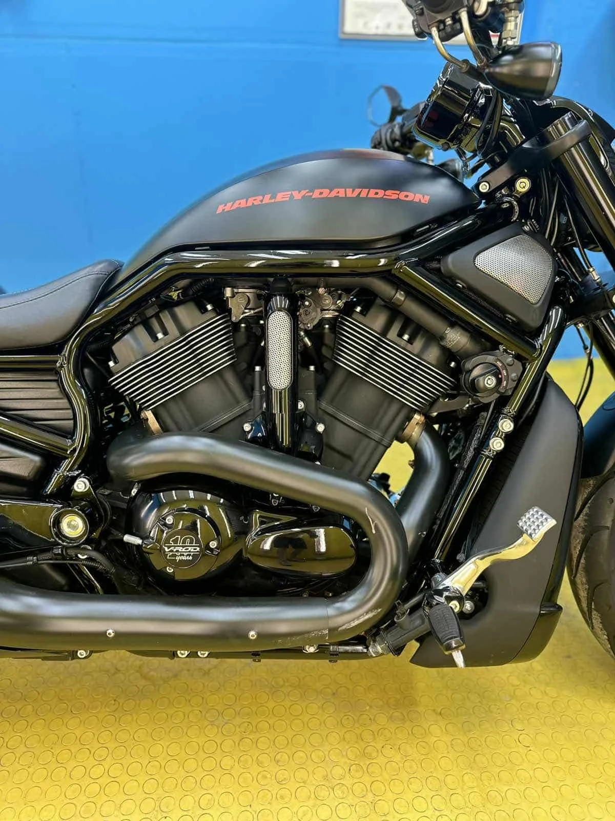 Harley-Davidson V-Rod VRSCR ROAD KING SPECIAL - изображение 3