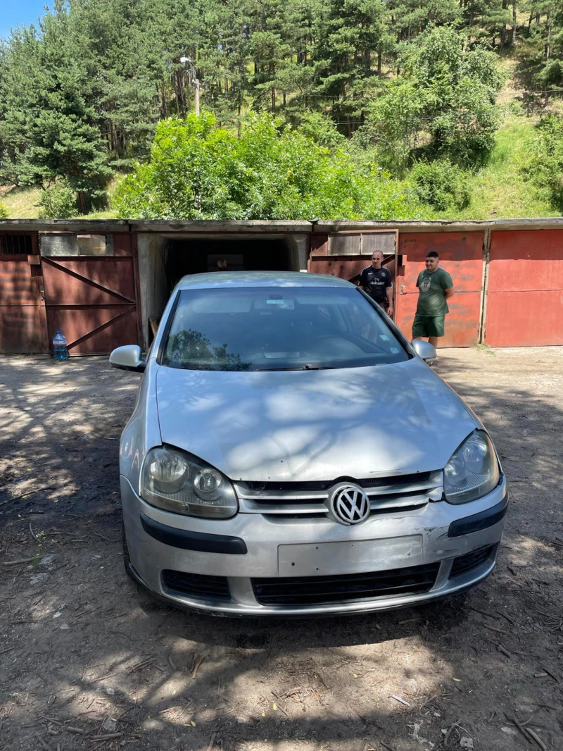 VW Golf, снимка 1 - Автомобили и джипове - 46840640