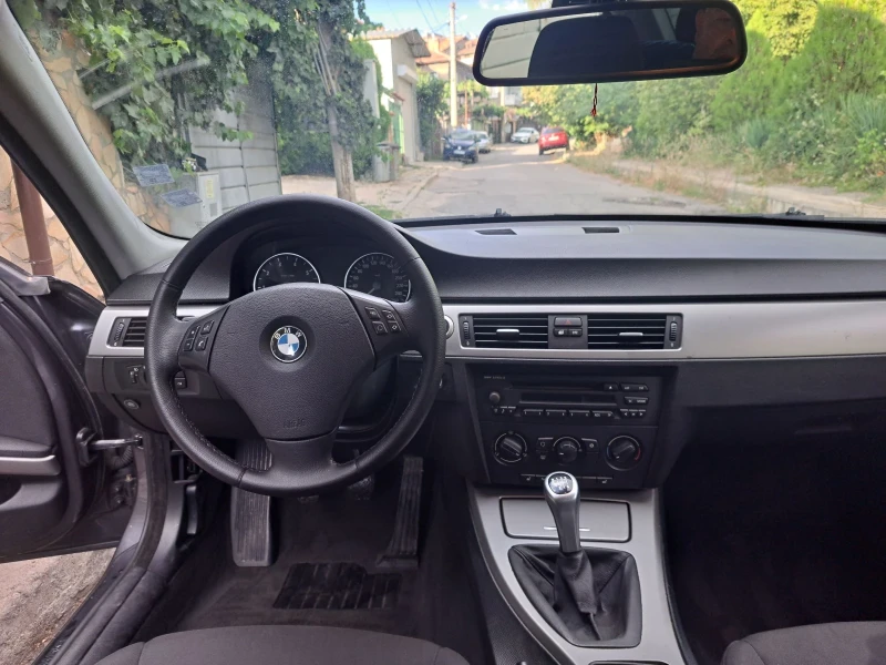 BMW 320 320 i, снимка 14 - Автомобили и джипове - 46926513