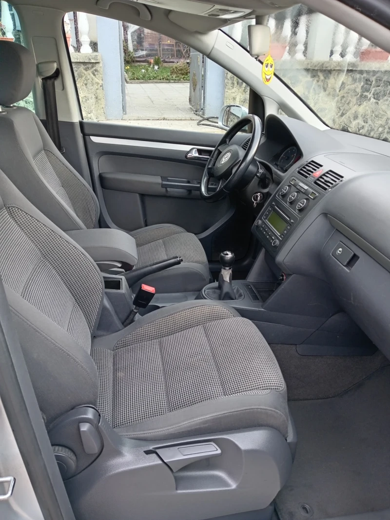 VW Touran 1.9 105 коня 6 скорости , снимка 8 - Автомобили и джипове - 48442166