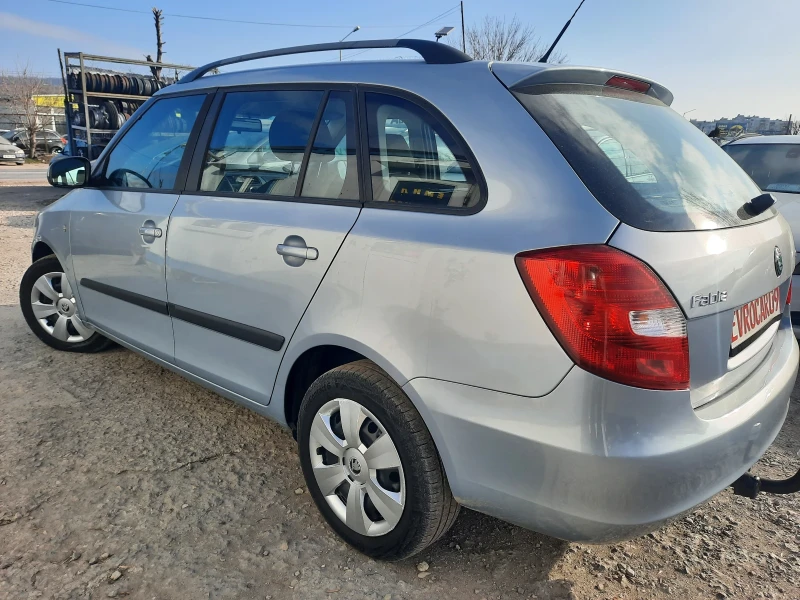 Skoda Fabia 2012та КАТО НАВА Е !, снимка 4 - Автомобили и джипове - 49052717