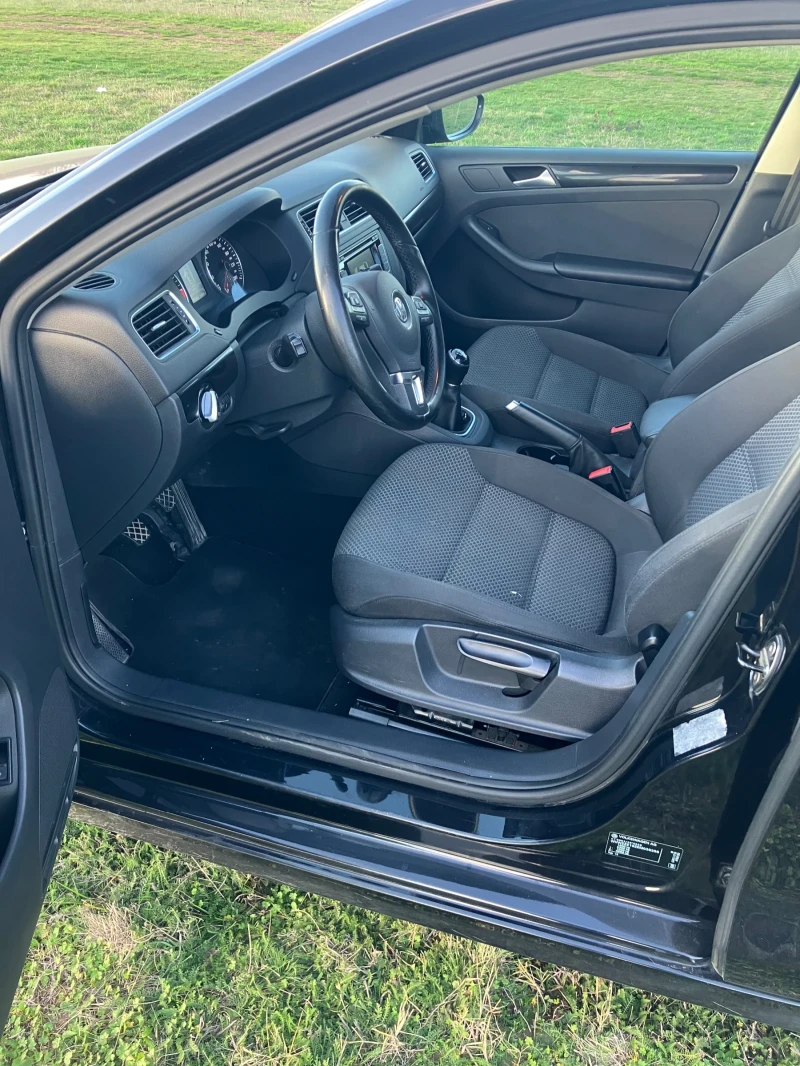 VW Jetta 1.6, снимка 7 - Автомобили и джипове - 52501907