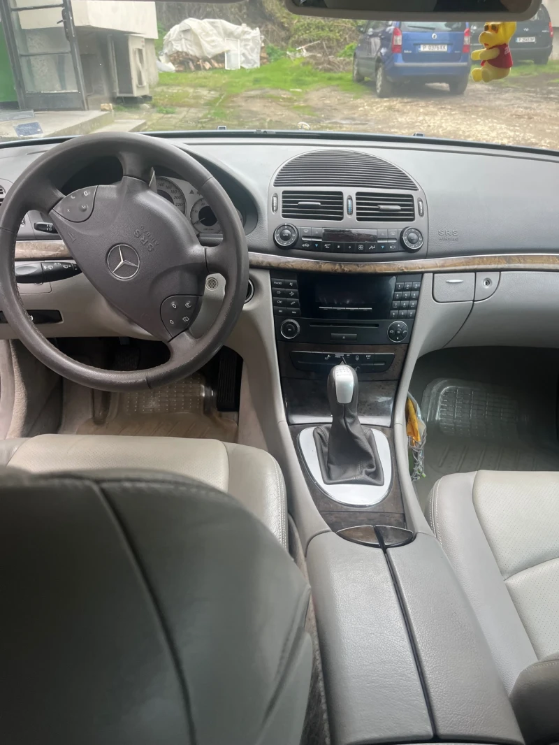 Mercedes-Benz E 270, снимка 3 - Автомобили и джипове - 52516750