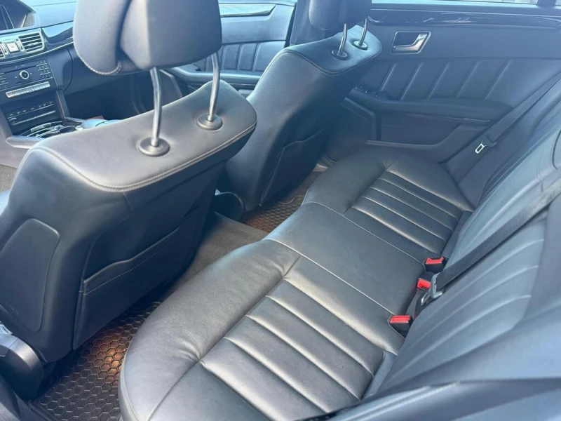 Mercedes-Benz E 400 * AMG PCKG * CARFAX * БЕЗ ПЪРВОНАЧАЛНА ВНОСКА, снимка 8 - Автомобили и джипове - 52727457