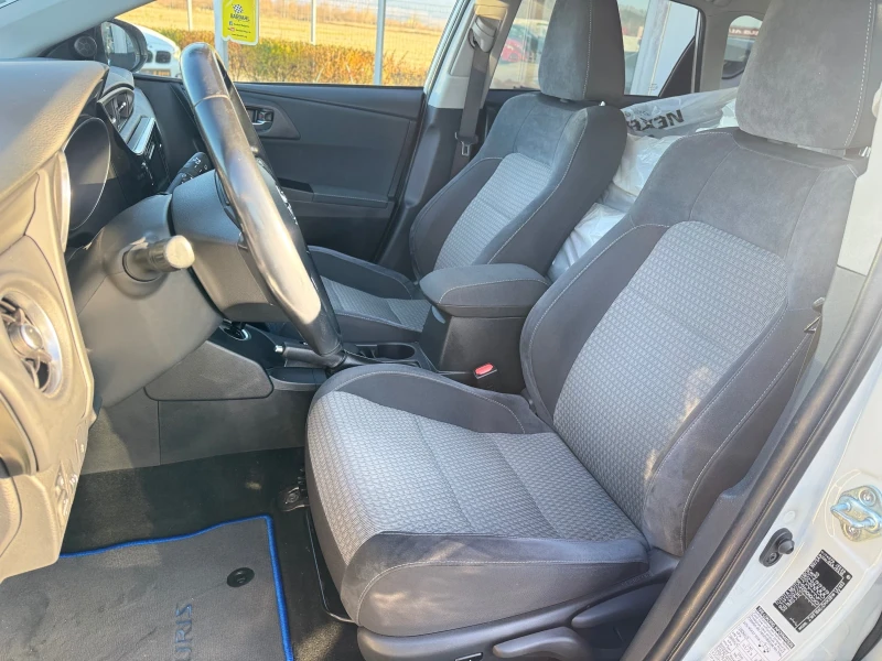 Toyota Auris 1.8 Hybrid / Camera / , снимка 6 - Автомобили и джипове - 52801490