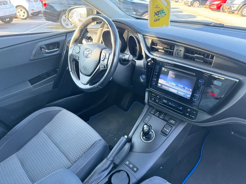 Toyota Auris 1.8 Hybrid / Camera / , снимка 8 - Автомобили и джипове - 52801490
