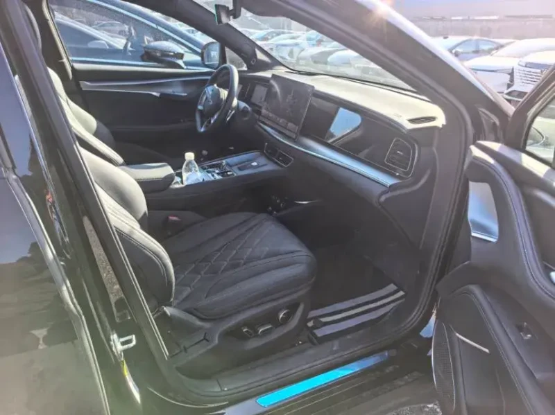 BYD Sealion 7, снимка 8 - Автомобили и джипове - 53169933