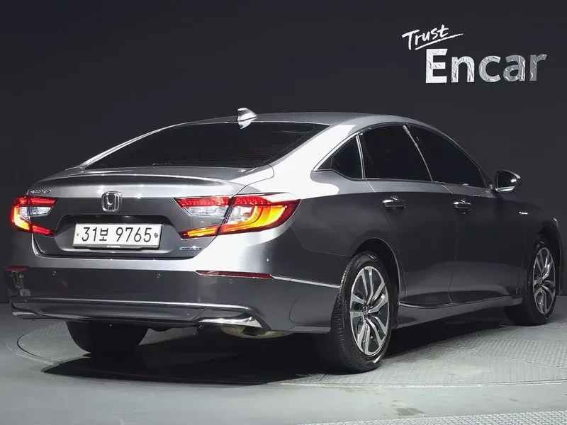 Honda Accord 2.0 Hybrid - САМО 30% АВАНС!, снимка 2 - Автомобили и джипове - 55440345