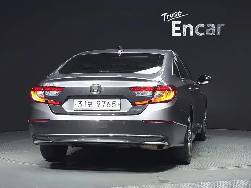 Honda Accord 2.0 Hybrid - САМО 30% АВАНС!, снимка 4 - Автомобили и джипове - 55440345