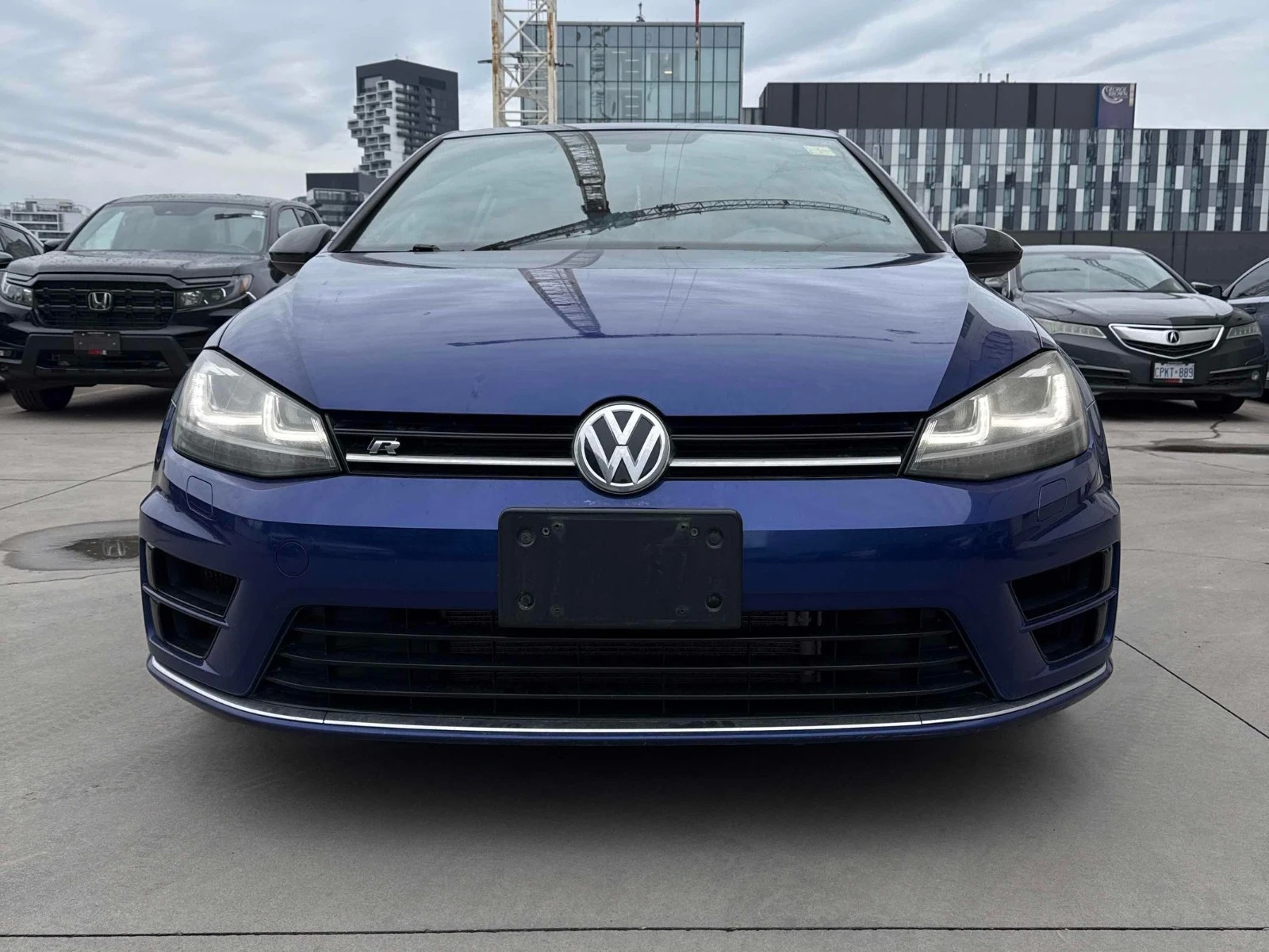 VW Golf R АВТО КРЕДИТ, снимка 2 - Автомобили и джипове - 53995382