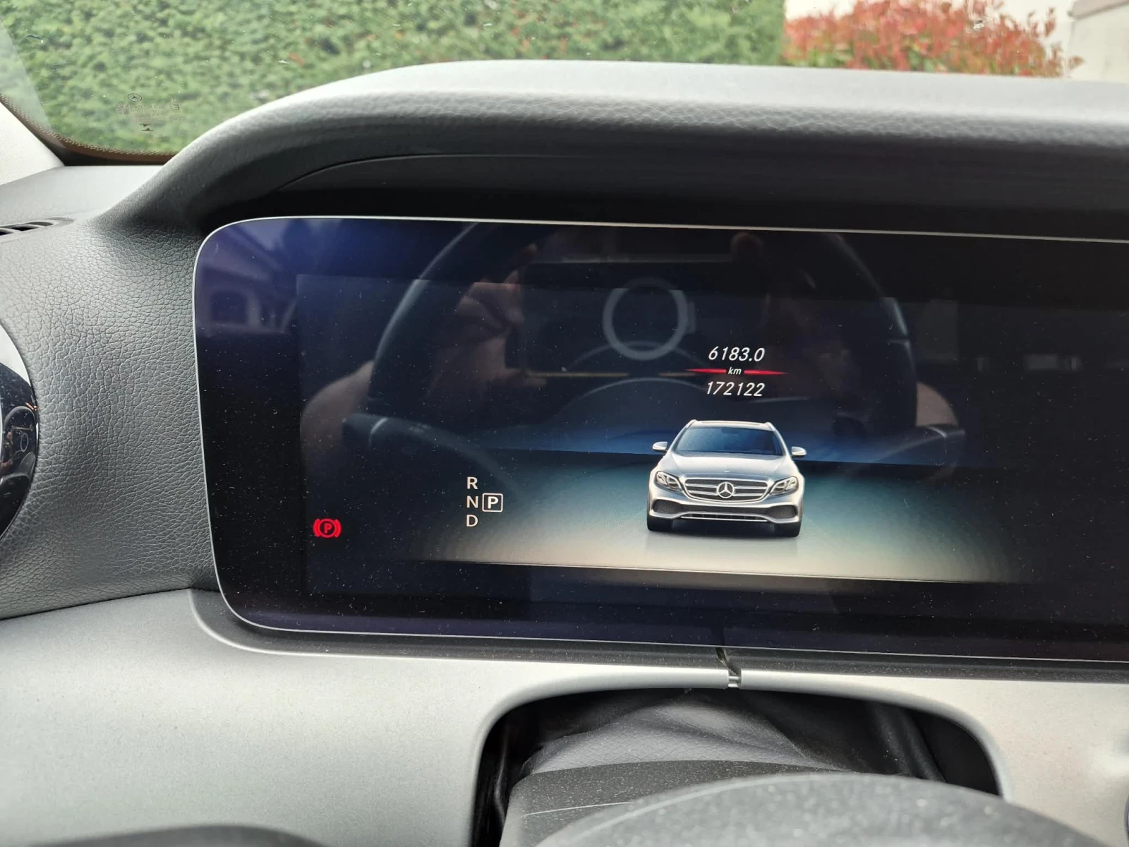 Mercedes-Benz E 220, снимка 5 - Автомобили и джипове - 54036140