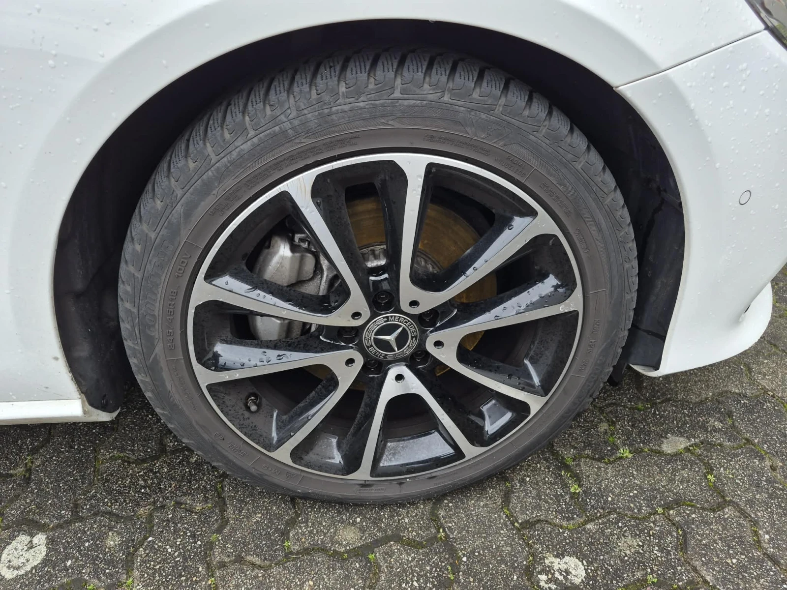 Mercedes-Benz E 220, снимка 10 - Автомобили и джипове - 54036140