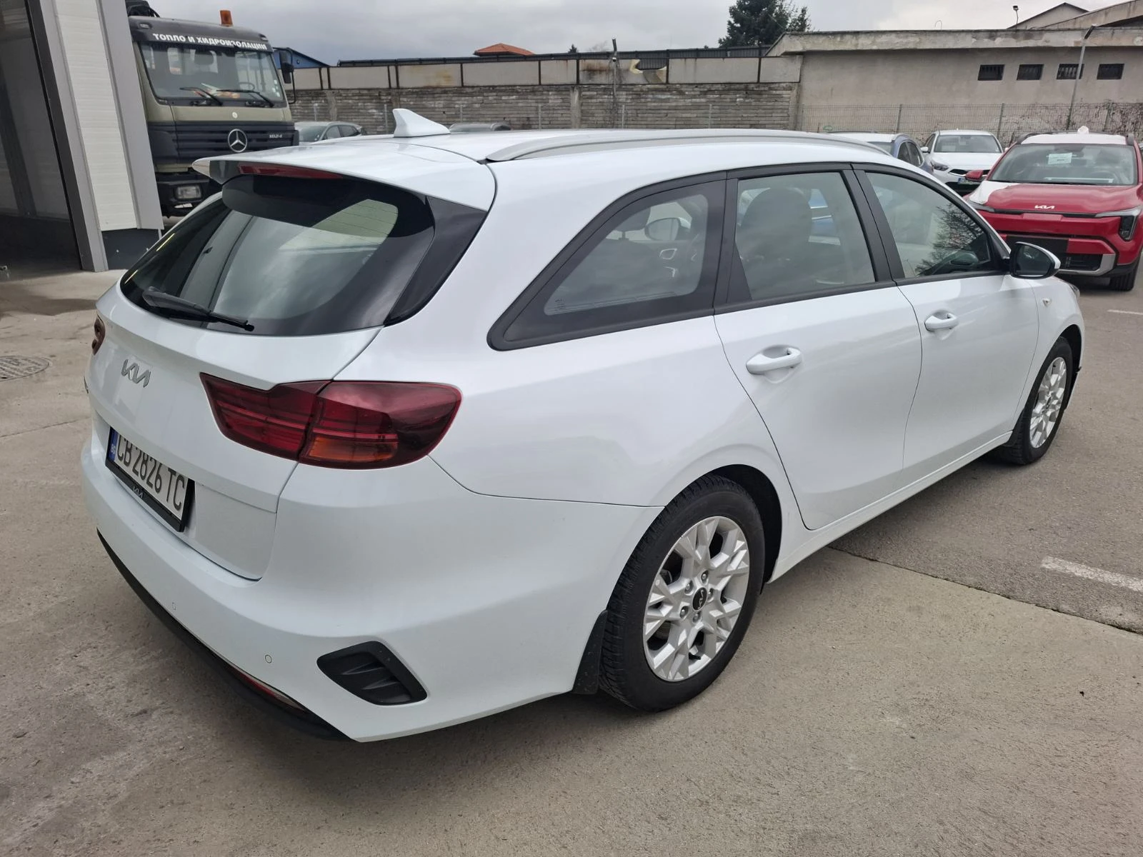 Kia Ceed 1.5 T-gdi SW Comfort Гаранция, снимка 4 - Автомобили и джипове - 54042700