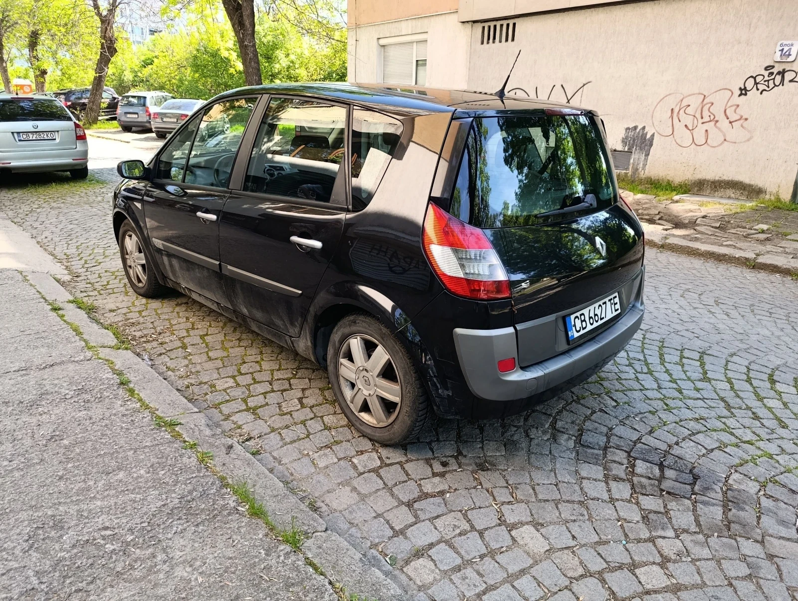 Renault Scenic 1.9 DCI, снимка 3 - Автомобили и джипове - 54449607