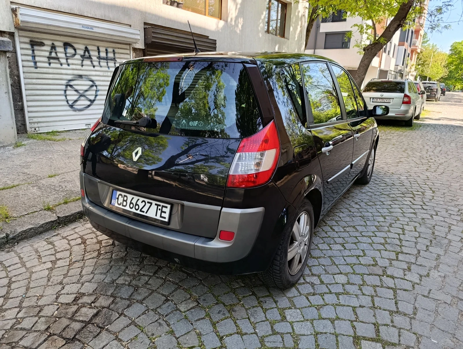 Renault Scenic 1.9 DCI, снимка 5 - Автомобили и джипове - 54449607