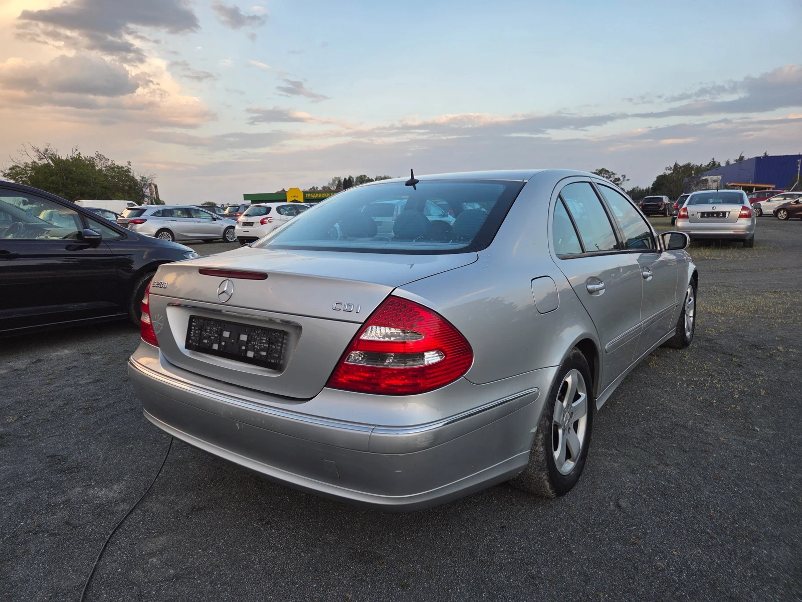 Mercedes-Benz E 280 3, 0CDI177ksAVANTGARDENAVIKOJAAVTOMATIKITALIAEU4, снимка 3 - Автомобили и джипове - 54553506