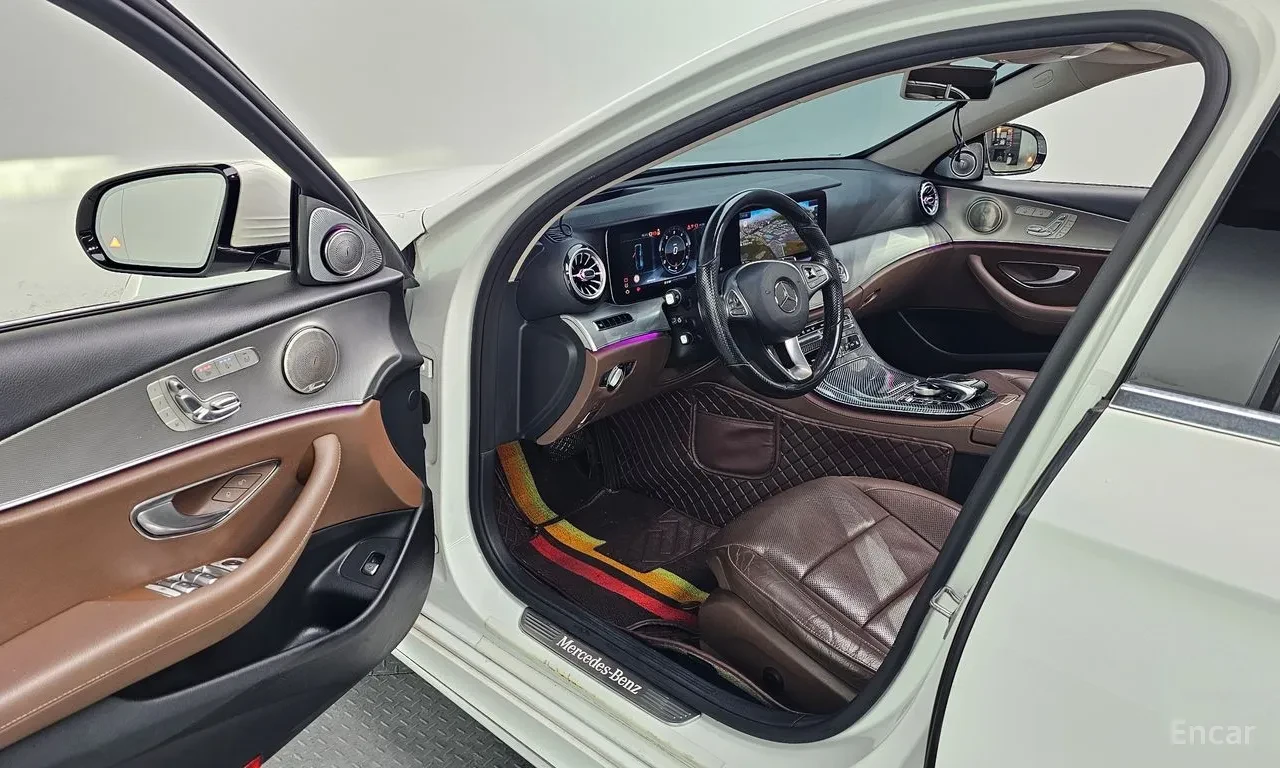 Mercedes-Benz E 350 AMG-пакет* ОБДУХВАНЕ* ПАНОРАМА* , снимка 7 - Автомобили и джипове - 54854145