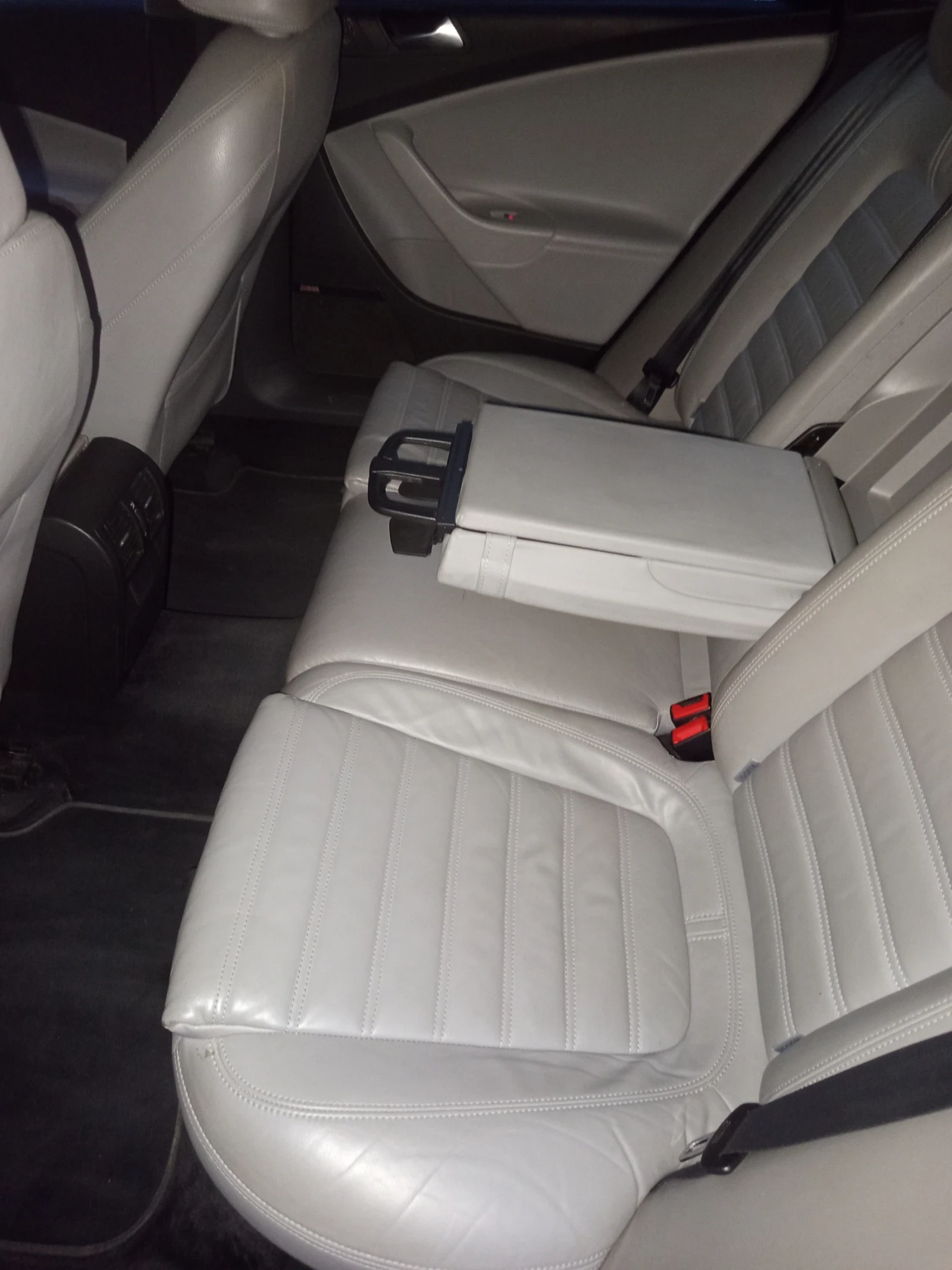 VW Passat R LINE 2.0 TSI, снимка 4 - Автомобили и джипове - 55418198