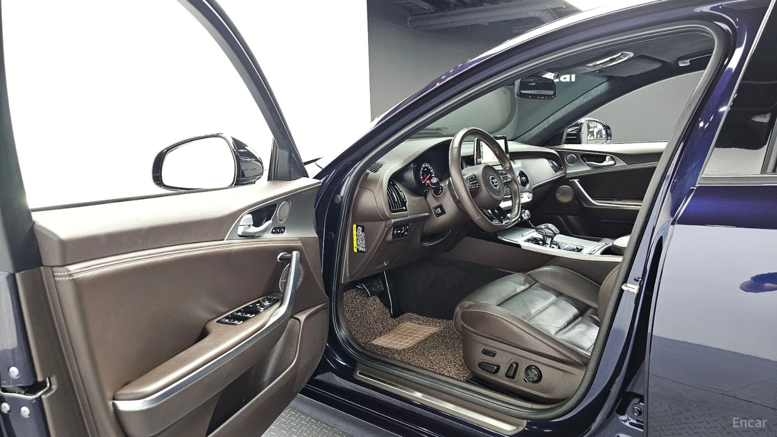 Kia Stinger 3.3 GT TURBO* ОБДУХ* AWD* 360* HUD* PANO* АВТОКРЕД, снимка 10 - Автомобили и джипове - 55682101