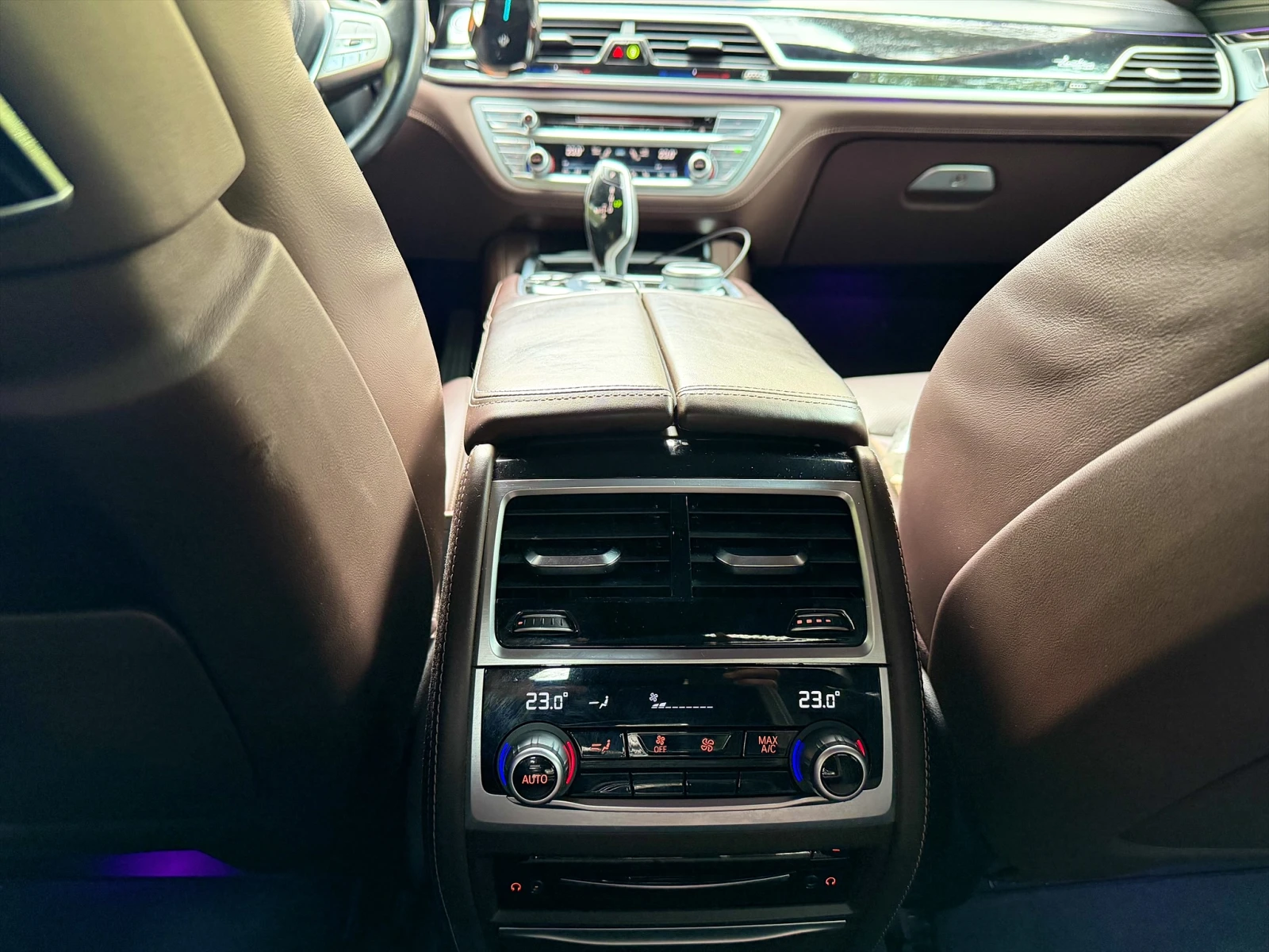BMW 740 740d xDrive, снимка 17 - Автомобили и джипове - 56477446