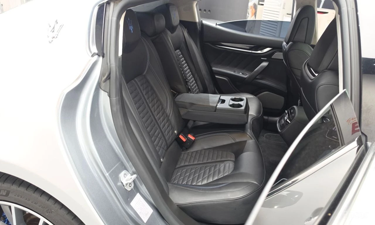 Maserati Ghibli 2.0 GT, снимка 11 - Автомобили и джипове - 56549779