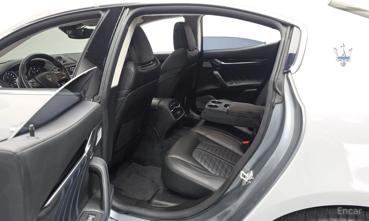 Maserati Ghibli 2.0 GT, снимка 12 - Автомобили и джипове - 56549779