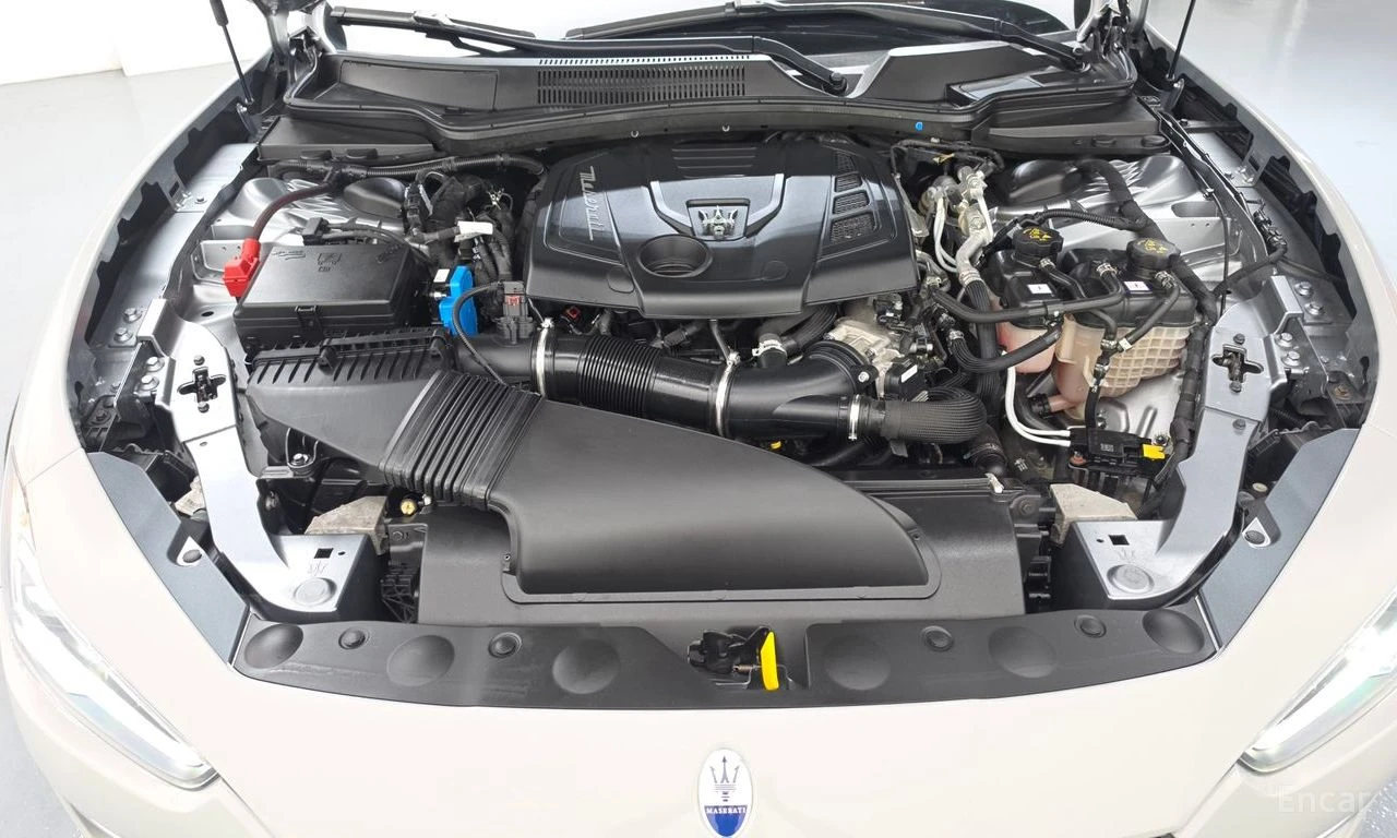 Maserati Ghibli 2.0 GT, снимка 6 - Автомобили и джипове - 56549779