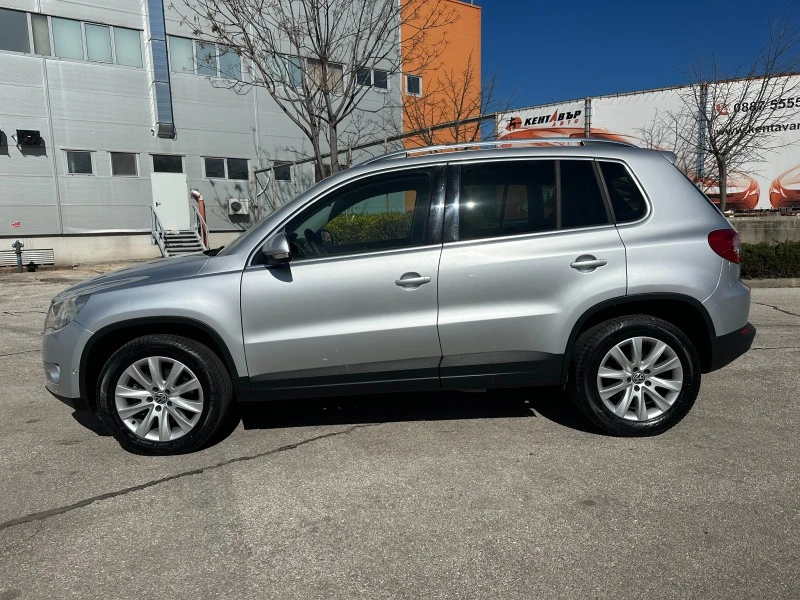 VW Tiguan 2.0TDI Автомат 4х4, снимка 2 - Автомобили и джипове - 45004718