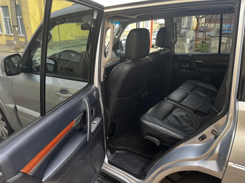 Mitsubishi Pajero 3.2 DID, снимка 9 - Автомобили и джипове - 49186519