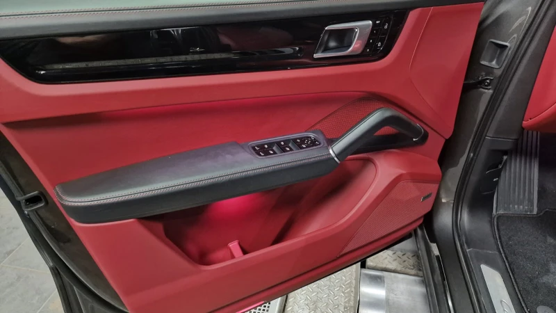 Porsche Cayenne S 2.9 Bi-Turbo, снимка 5 - Автомобили и джипове - 52490007