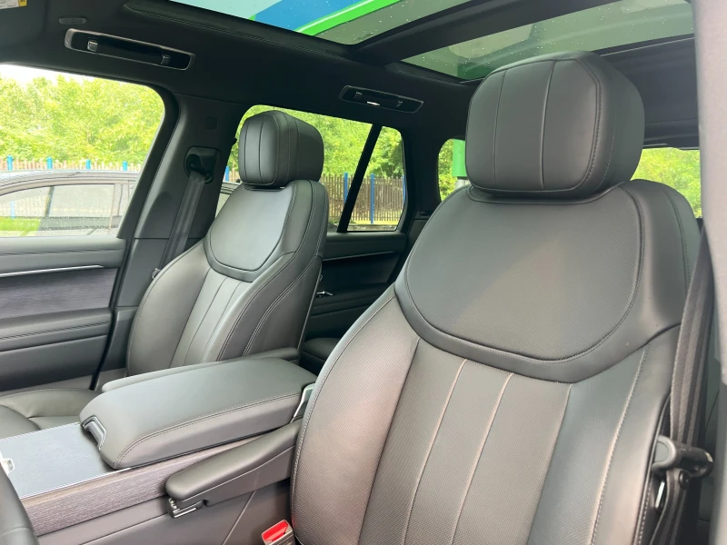 Land Rover Range rover D350/ SWB/ SHADOW/MERIDIAN/ 360/ PANO/ HEAD UP/ 23, снимка 9 - Автомобили и джипове - 51250688