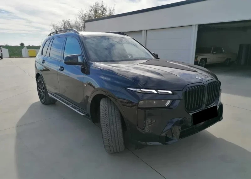 BMW X7 40d M Packet xDrive, снимка 2 - Автомобили и джипове - 52490401