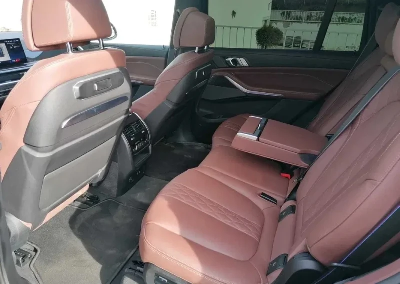 BMW X7 40d M Packet xDrive, снимка 5 - Автомобили и джипове - 52490401