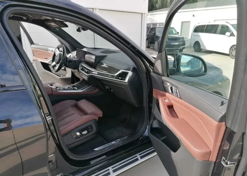 BMW X7 40d M Packet xDrive, снимка 7 - Автомобили и джипове - 52490401