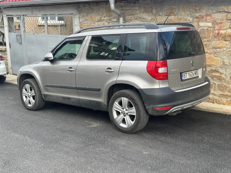 Skoda Yeti 2.0 TDI 4x4, снимка 4 - Автомобили и джипове - 52552494