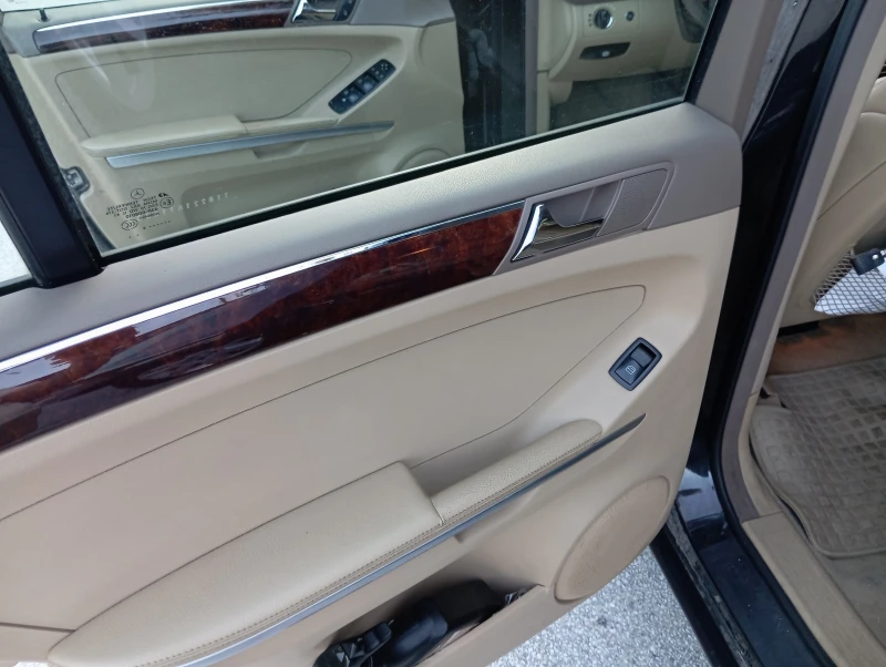 Mercedes-Benz ML 320, снимка 10 - Автомобили и джипове - 52652722