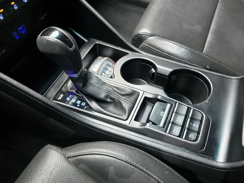 Hyundai Tucson 2.0 CRDi, снимка 9 - Автомобили и джипове - 54258414