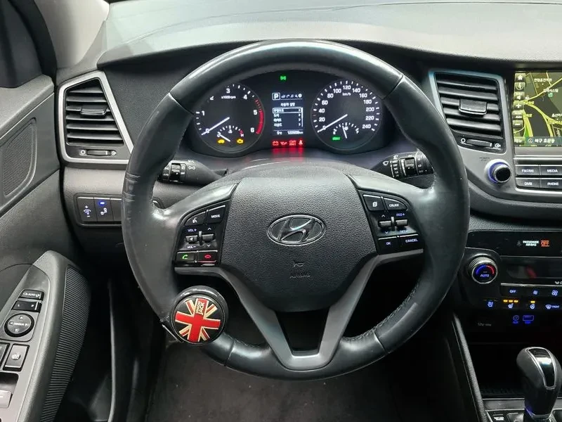 Hyundai Tucson 2.0 CRDi, снимка 14 - Автомобили и джипове - 54258414